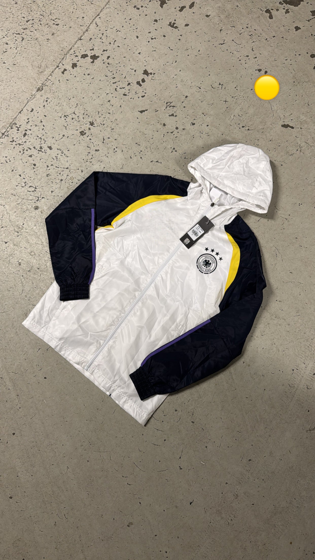 Tyskland Edition Windbreaker 🇩🇪💜🤍💛